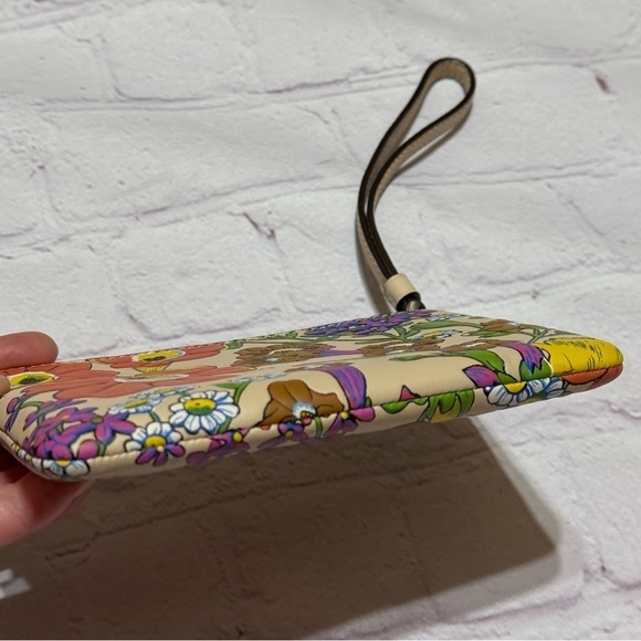 COACH Corner Zip Wristlet In Brown Signature Canvas With Wildflower Print nwt - Picture 6 of 14